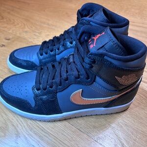 AIR JORDAN 1 Retro High Bronze Medal Mens Size 8  SKU 332550-016